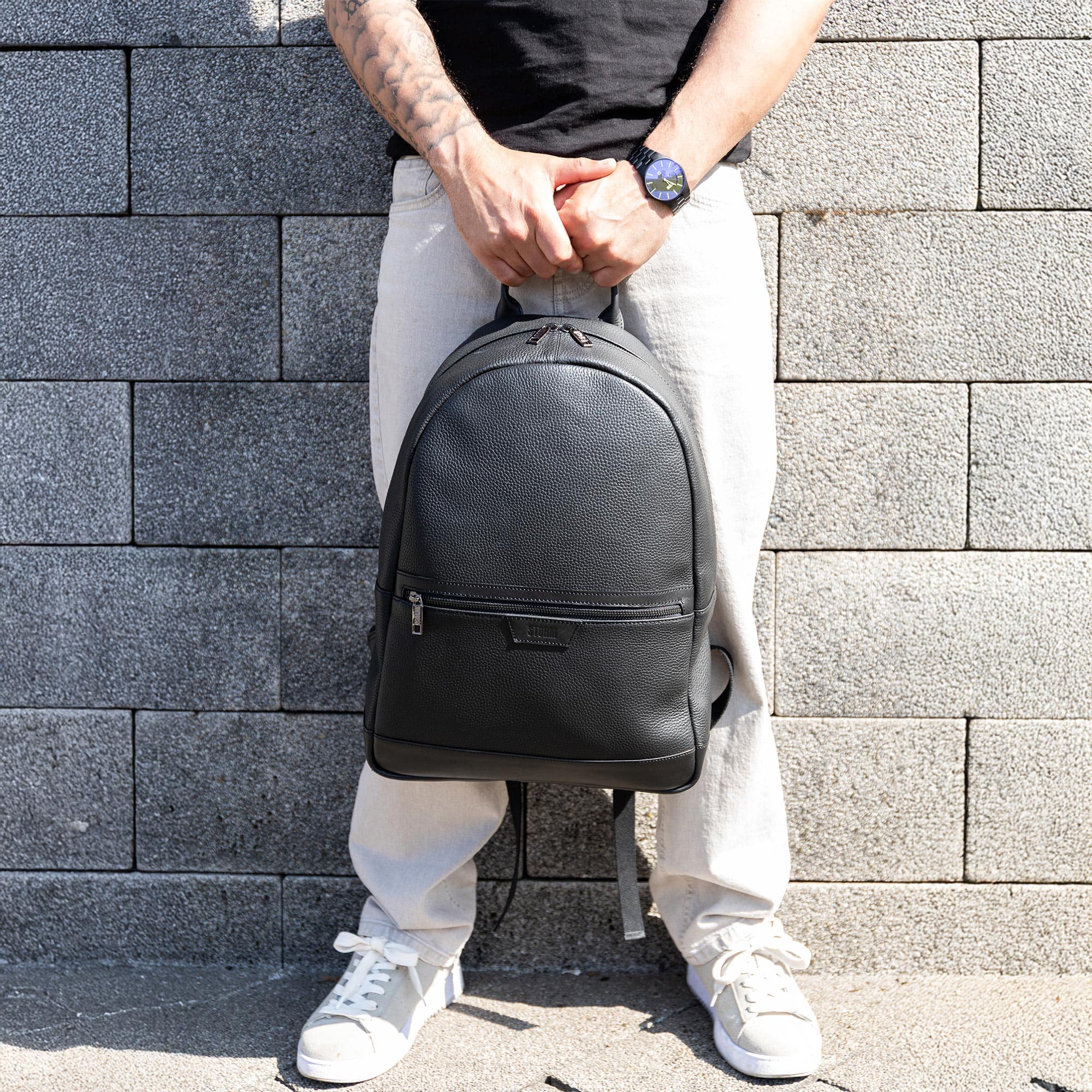 CARES LEATHER BACKPACK BLACK - Image 5