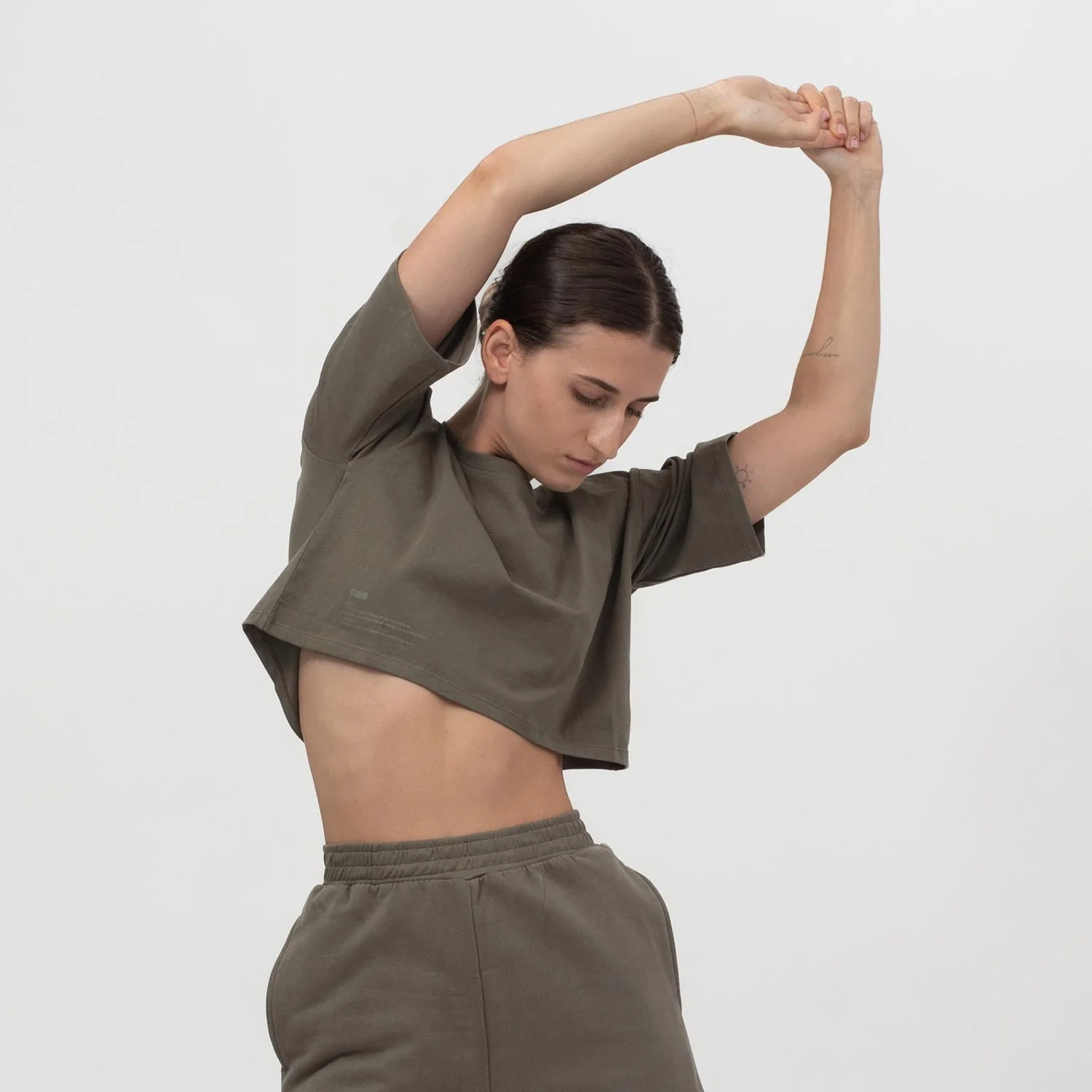 EASY CROP TOP OLIVE - Image 3