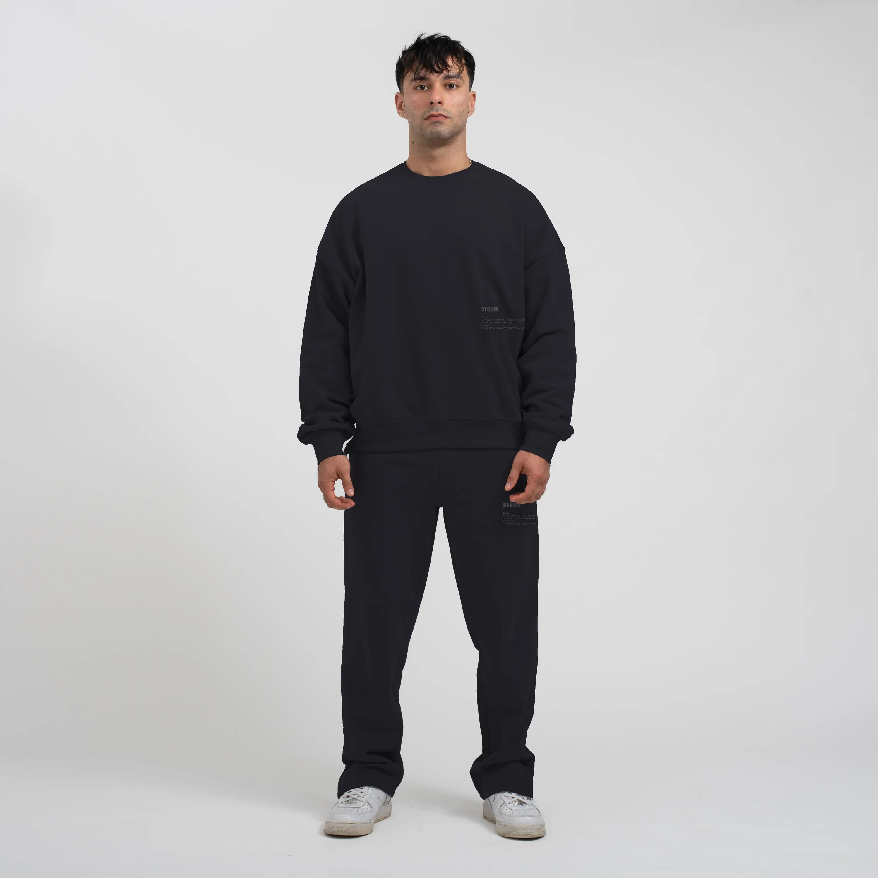 ESSENTIAL SWEATSHIRT MIDNIGHT - Image 2