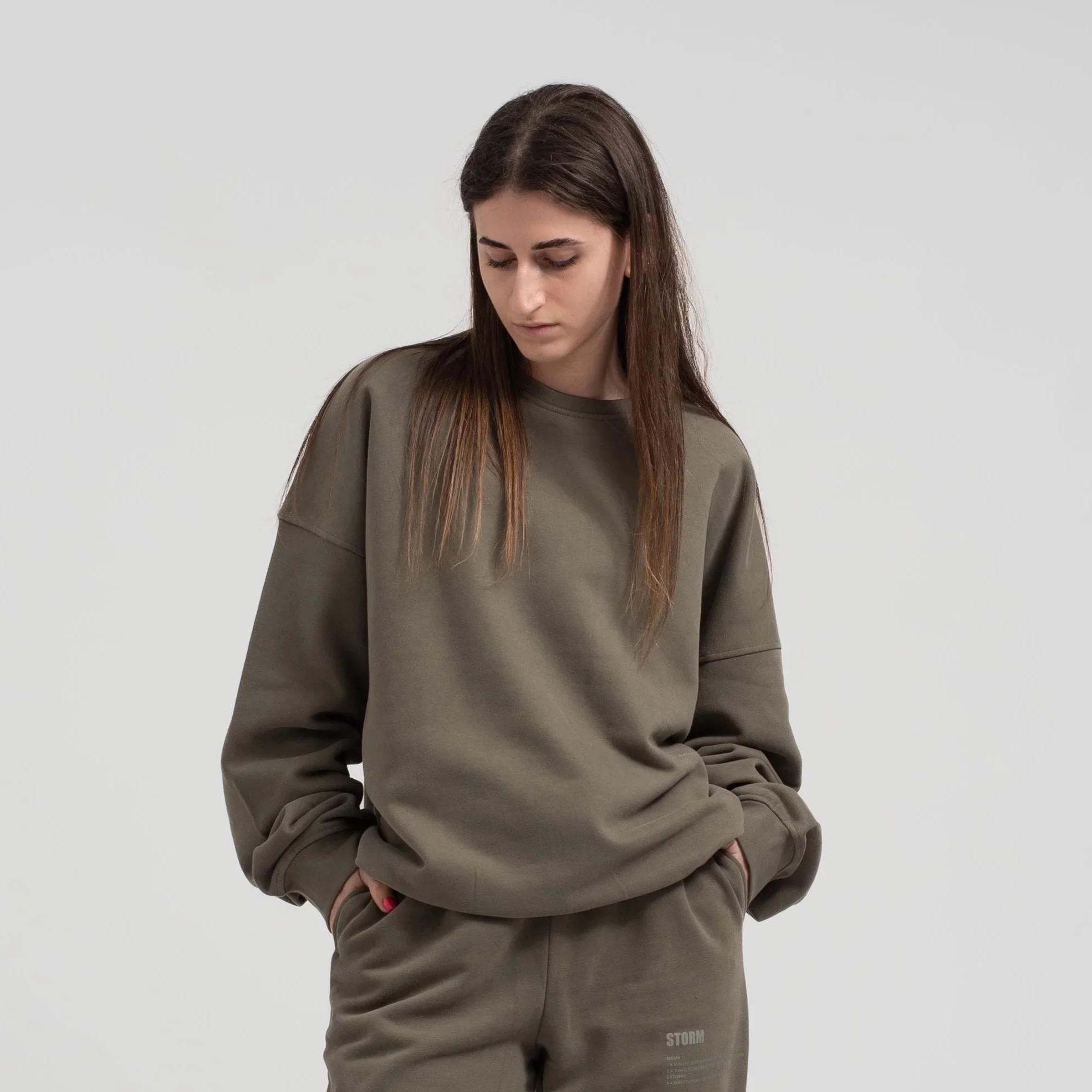 ESSENTIAL SWEATSHIRT OLIVE - Image 2