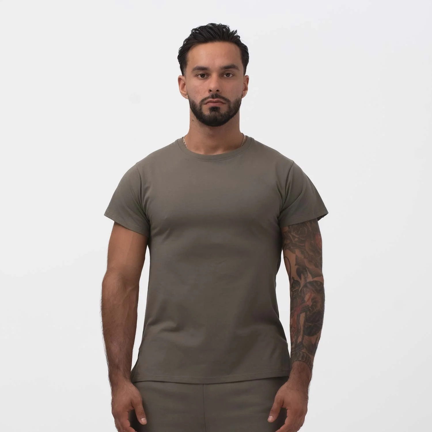 EVERYDAY ESSENTIAL T-SHIRT OLIVE - Image 2