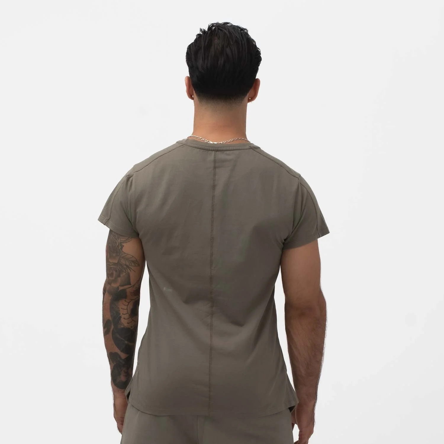 EVERYDAY ESSENTIAL T-SHIRT OLIVE - Image 3