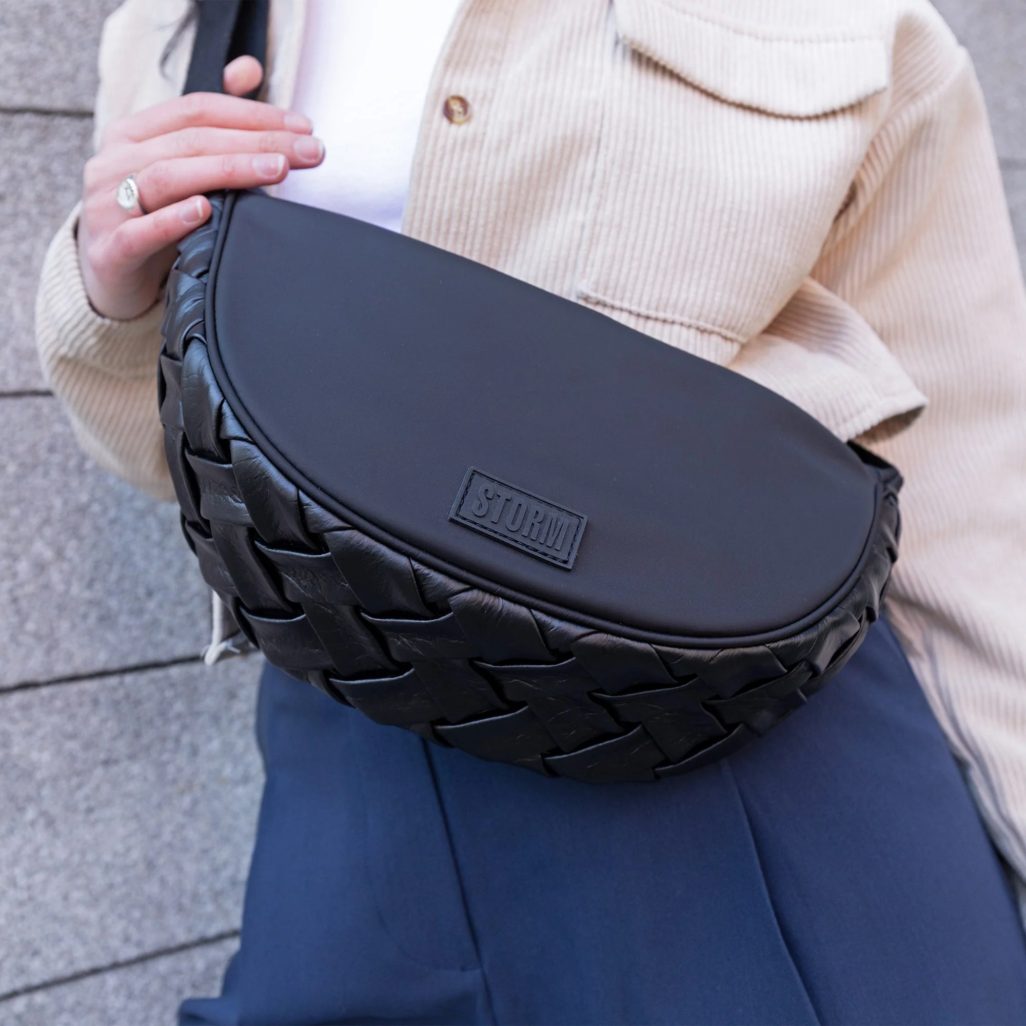 MORRIGAN SPORTS SHOULDER BAG BLACK - Image 8